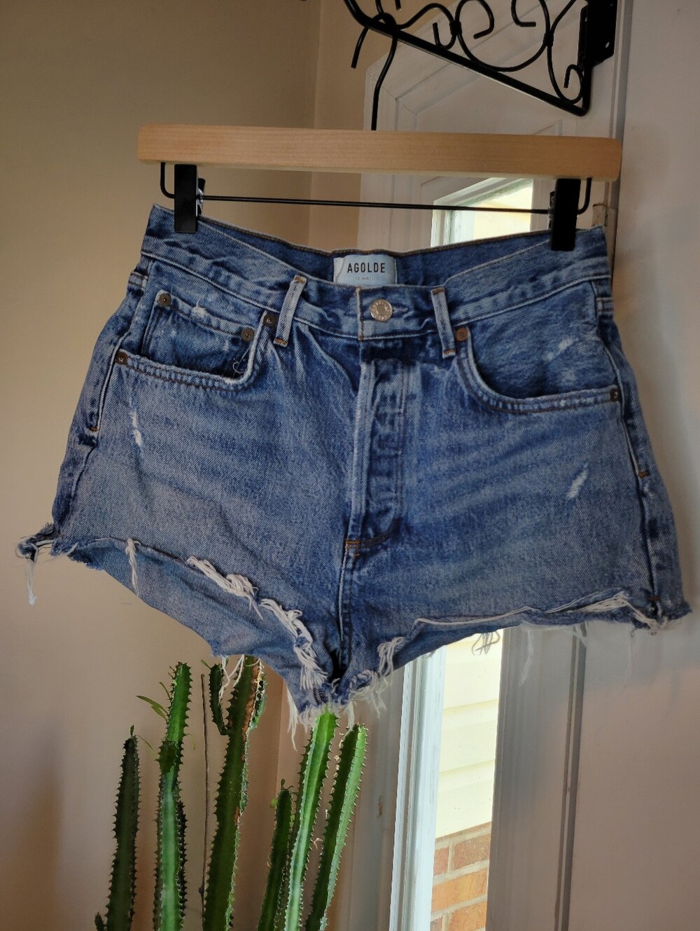 AGOLDE Parker Vintage Cut Off Light Wash Shorts, Size Womens 28